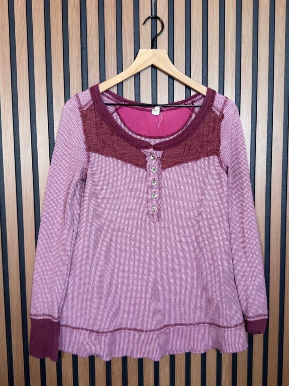 Free People Top Medium Women’s Pink We The Free Lace Bib Henley